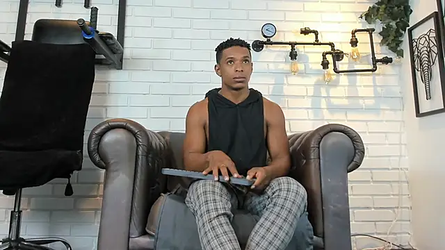 Snapshot of ItaloMoore chatting on 09/15/25, 11:32 ItaloMoore online show from 09/15/25, 11:32