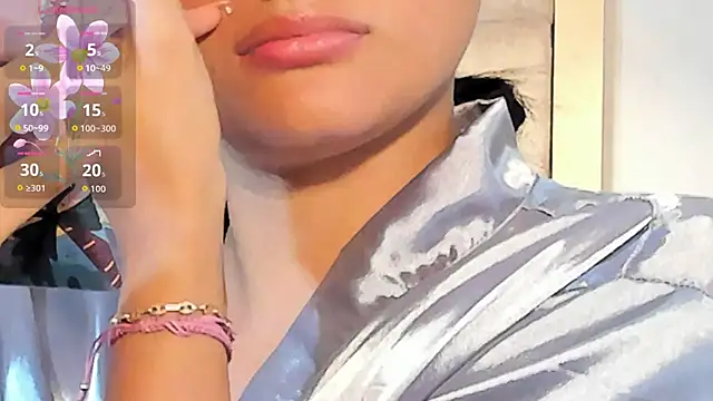 VioletHilton online show from 10/28/25, 06:40