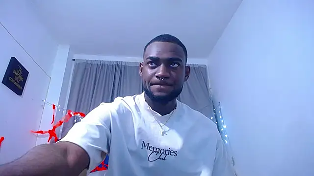 eebony stallion online show from 10/30/25, 02:54