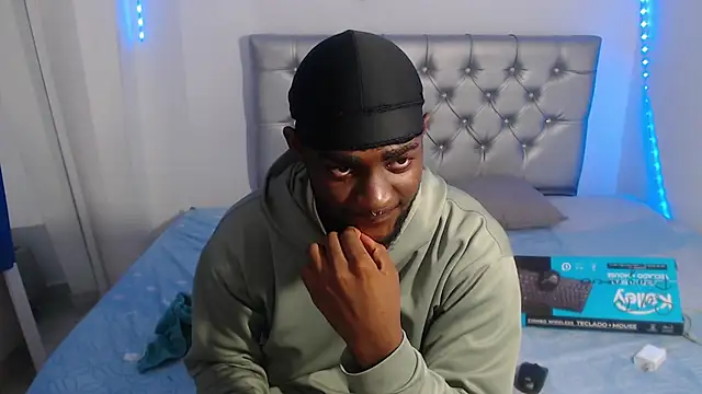 eebony stallion online show from 11/28/25, 06:19