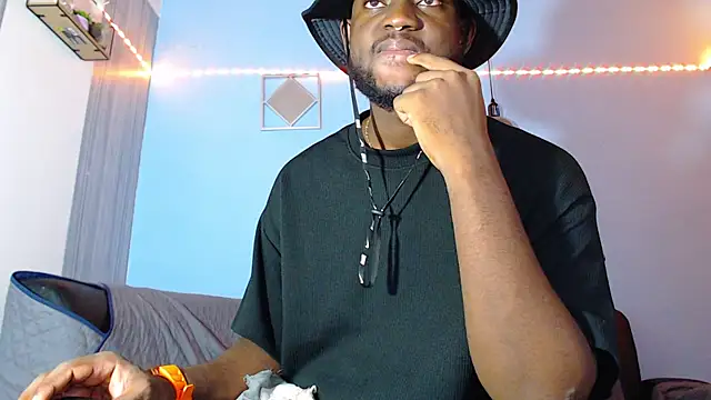 eebony stallion online show from 03/03/26, 07:32