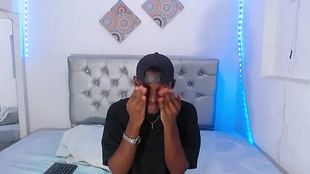 eebony stallion online show from 11/26/25, 07:36