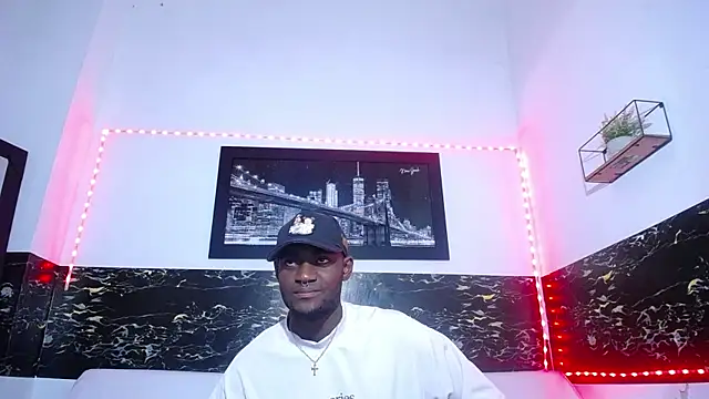 Snapshot of eebony_stallion chatting on 09/20/25, 03:11 eebony stallion online show from 09/20/25, 03:11