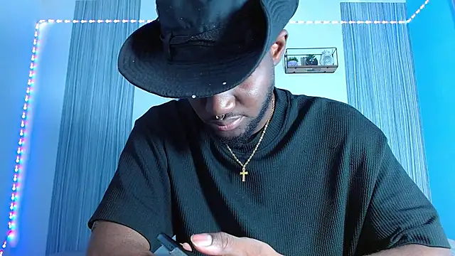 eebony stallion online show from 11/03/25, 06:00