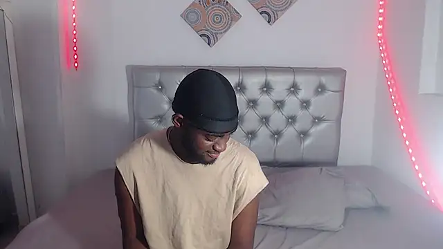 eebony stallion online show from 12/02/25, 07:04