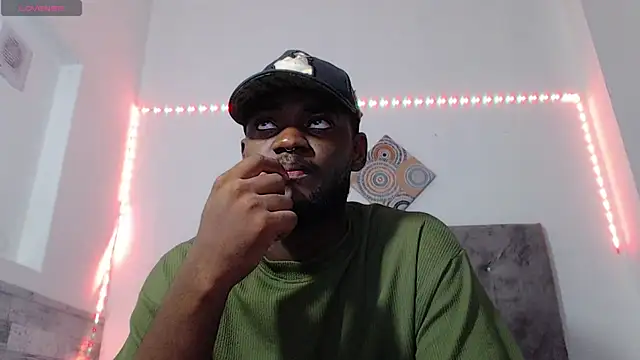 Snapshot of eebony_stallion chatting on 07/06/26, 03:02 eebony stallion online show from 07/06/26, 03:02