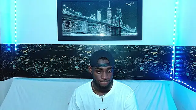 Snapshot of eebony_stallion chatting on 09/28/25, 03:35 eebony stallion online show from 09/28/25, 03:35