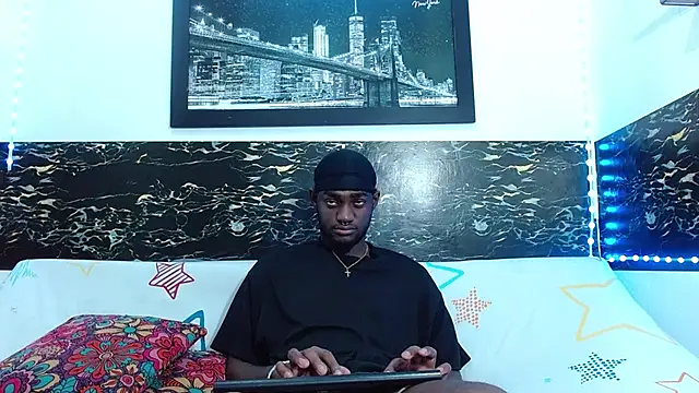 Snapshot of eebony_stallion chatting on 10/01/25, 03:11 eebony stallion online show from 10/01/25, 03:11