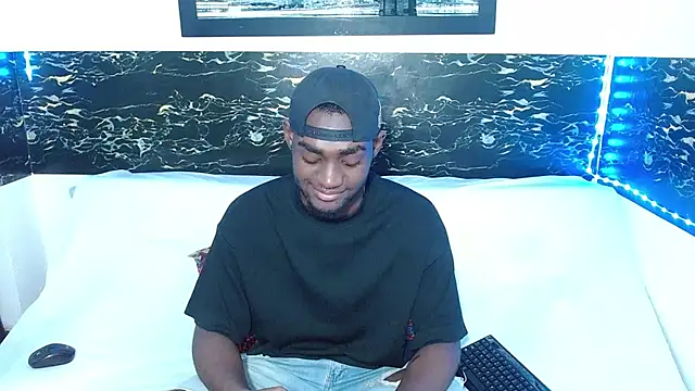 Snapshot of eebony_stallion chatting on 09/27/25, 03:23 eebony stallion online show from 09/27/25, 03:23