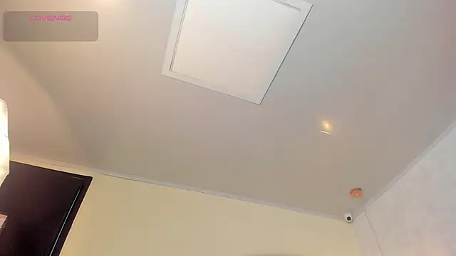 MELISSAROUGE online show from 04/27/26, 07:56