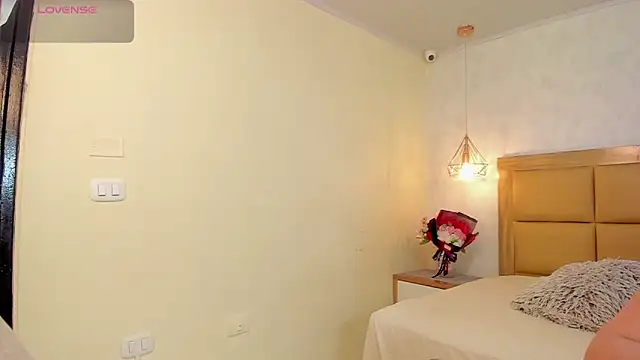 MELISSAROUGE online show from 05/25/26, 07:23