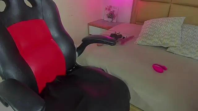 MELISSAROUGE online show from 02/19/26, 07:44