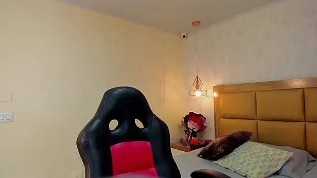 MELISSAROUGE online show from 04/07/26, 07:37