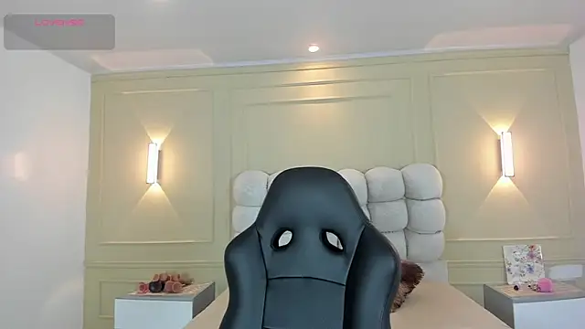 MELISSAROUGE online show from 04/21/26, 11:00