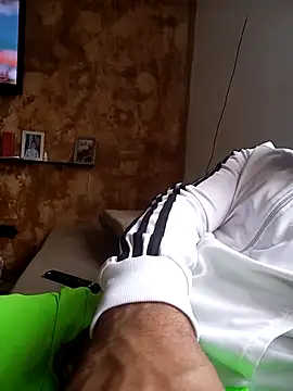 reisloko online show from 11/15/25, 11:25