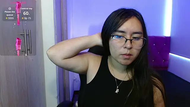 Snapshot of SashaGrey__ chatting on 09/10/25, 12:59 SashaGrey online show from 09/10/25, 12:59