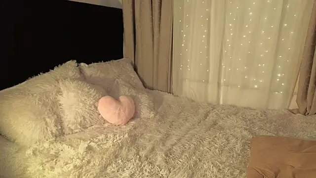 LunaVelvet777 online show from 03/16/26, 05:37