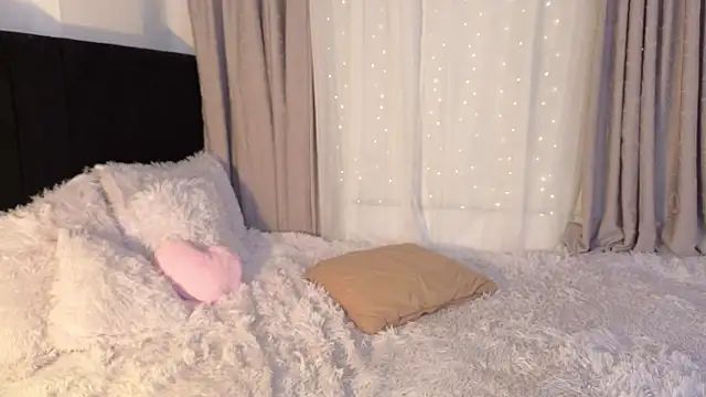 LunaVelvet777 online show from 03/19/26, 03:45