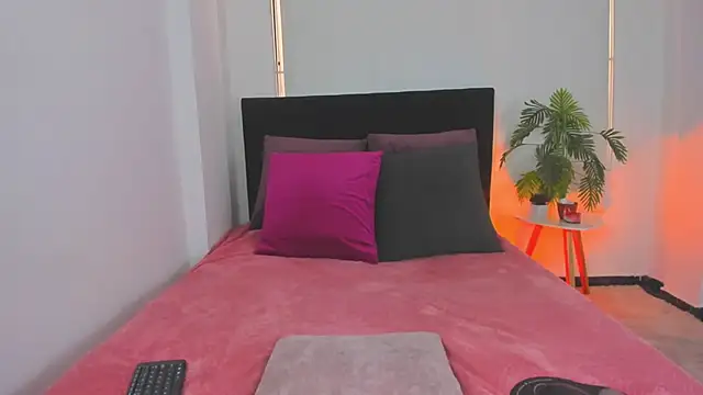 LunaVelvet777 online show from 10/31/25, 02:35