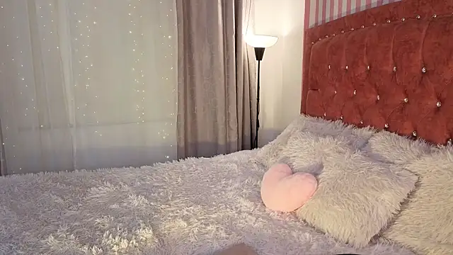 LunaVelvet777 online show from 04/18/26, 07:07