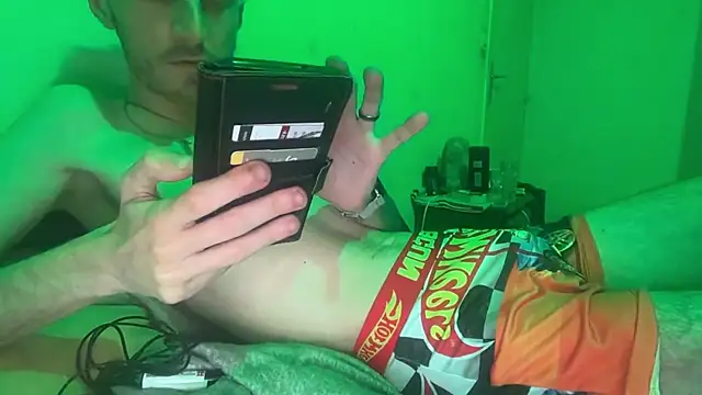 Snapshot of mister_twitter chatting on 02/20/26, 01:35 mister twitter online show from 02/20/26, 01:35