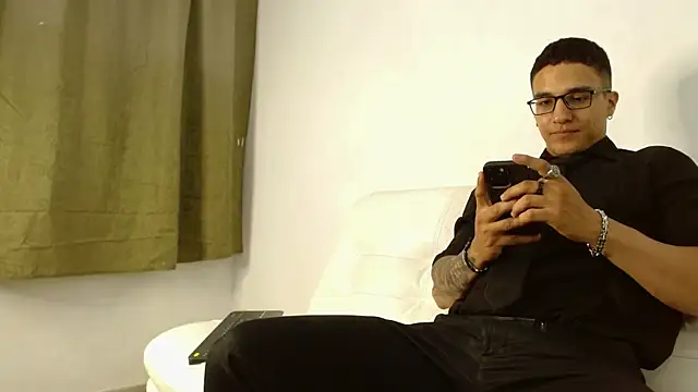 Dash Bukoski online show from 10/30/25, 05:28