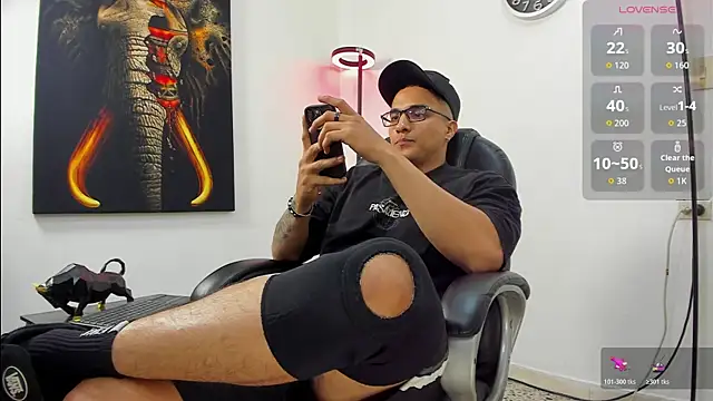 Dash Bukoski online show from 10/31/25, 04:09