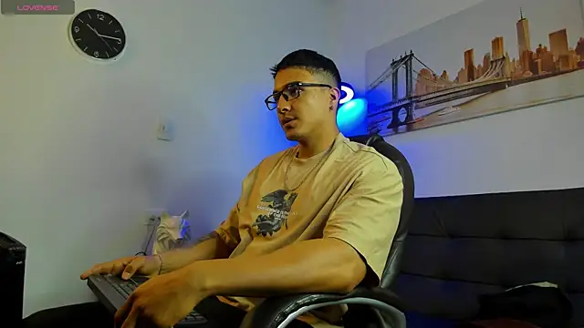 Snapshot of Dash_Bukoski chatting on 01/06/26, 12:53 Dash Bukoski online show from 01/06/26, 12:53