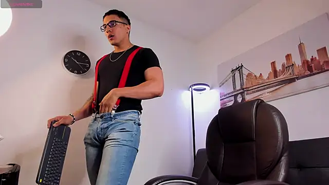 Snapshot of Dash_Bukoski chatting on 12/20/25, 03:04 Dash Bukoski online show from 12/20/25, 03:04