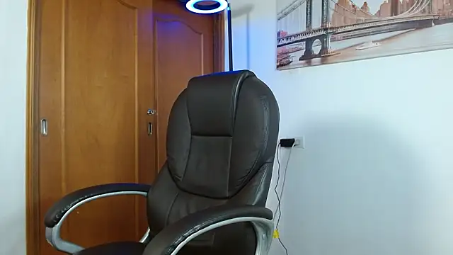 Snapshot of Dash_Bukoski chatting on 03/04/26, 01:41 Dash Bukoski online show from 03/04/26, 01:41