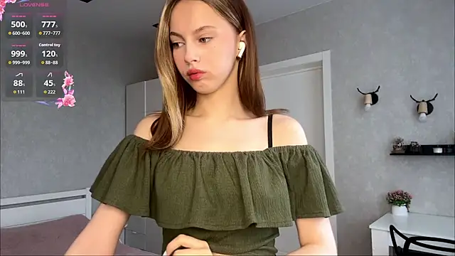NylaNadler online show from 05/26/26, 04:10