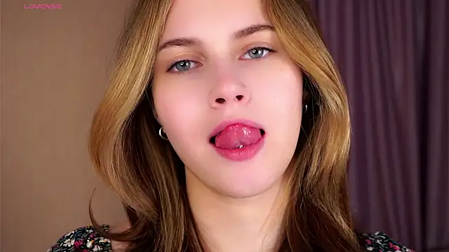 NylaNadler online show from 10/25/25, 05:39