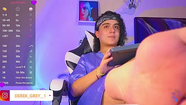 derek greyy  online show from 10/26/25, 08:42