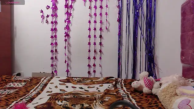 toxic sweet  online show from 04/02/26, 07:15