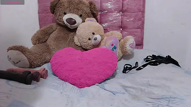 toxic sweet  online show from 04/22/26, 07:15