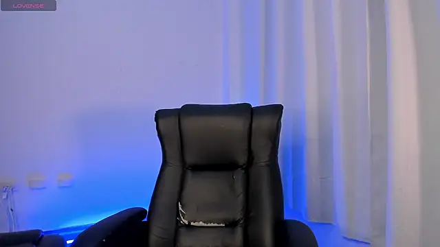 Snapshot of nathan_blake chatting on 11/12/25, 08:45 nathan blake online show from 11/12/25, 08:45