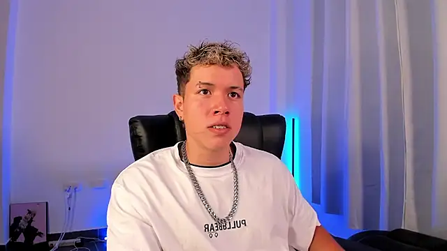 Snapshot of nathan_blake chatting on 11/07/25, 08:02 nathan blake online show from 11/07/25, 08:02