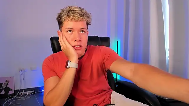 Snapshot of nathan_blake chatting on 11/21/25, 08:52 nathan blake online show from 11/21/25, 08:52