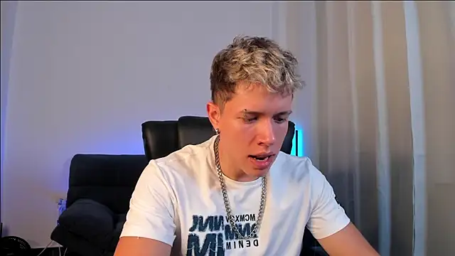 Snapshot of nathan_blake chatting on 10/06/25, 08:31 nathan blake online show from 10/06/25, 08:31