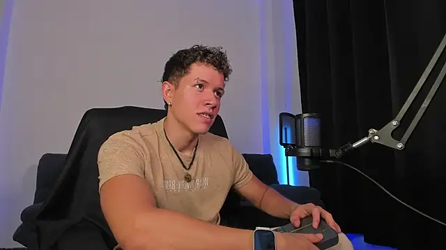 Snapshot of nathan_blake chatting on 02/10/26, 05:12 nathan blake online show from 02/10/26, 05:12