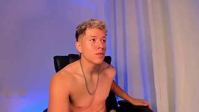 Snapshot of nathan_blake chatting on 10/14/25, 10:09 nathan blake online show from 10/14/25, 10:09