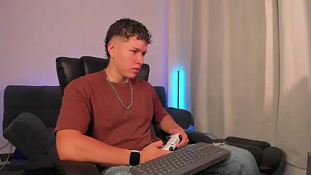 Snapshot of nathan_blake chatting on 09/27/25, 07:09 nathan blake online show from 09/27/25, 07:09