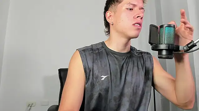 Snapshot of nathan_blake chatting on 01/10/26, 05:52 nathan blake online show from 01/10/26, 05:52