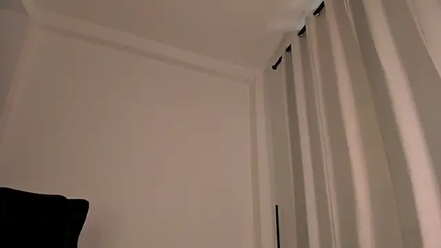 Snapshot of nathan_blake chatting on 12/01/25, 07:37 nathan blake online show from 12/01/25, 07:37