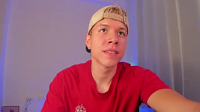 Snapshot of nathan_blake chatting on 12/13/25, 08:04 nathan blake online show from 12/13/25, 08:04