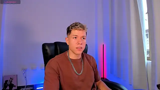 Snapshot of nathan_blake chatting on 11/10/25, 08:03 nathan blake online show from 11/10/25, 08:03