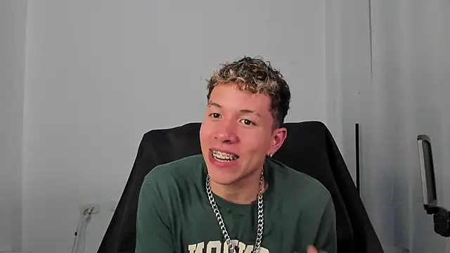 Snapshot of nathan_blake chatting on 01/14/26, 08:12 nathan blake online show from 01/14/26, 08:12