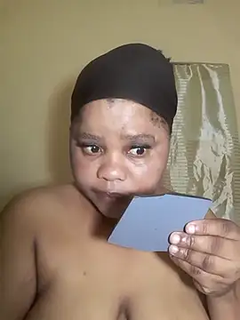 PRINCESSEMELXX93 online show from 10/28/25, 01:28