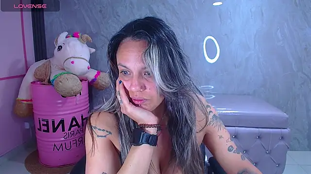 Jade Jones a online show from 01/07/26, 04:28