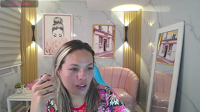 Snapshot of Jade_Jones_a chatting on 11/02/25, 03:44 Jade Jones a online show from 11/02/25, 03:44